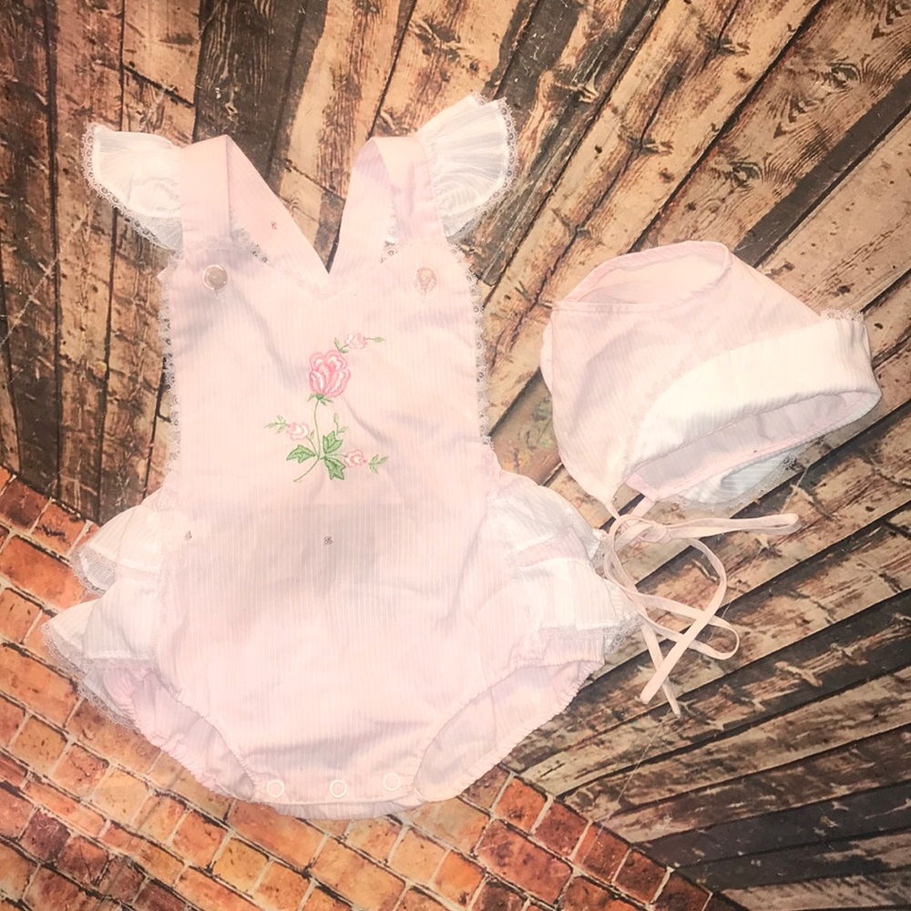 Adorable Baby girl VTG overall romper pink/ruffles